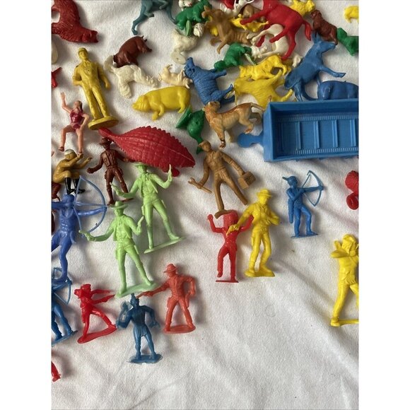 Vintage Rubber Plastic Cowboys Mix Indians Figure Collection LOT 1960's Animals - Picture 11 of 16